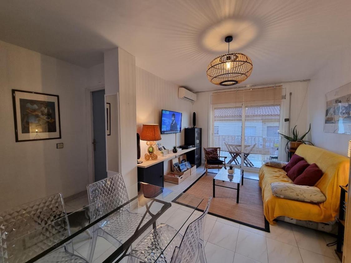 Lovely One Bedroom With Balcony Apartment *
