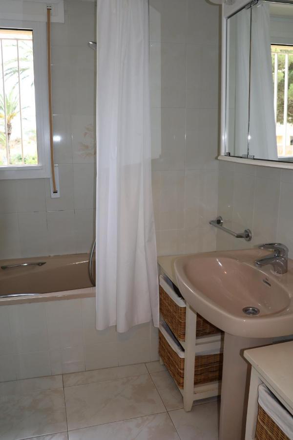 Sea View House With Private Pool And Garden Holiday home