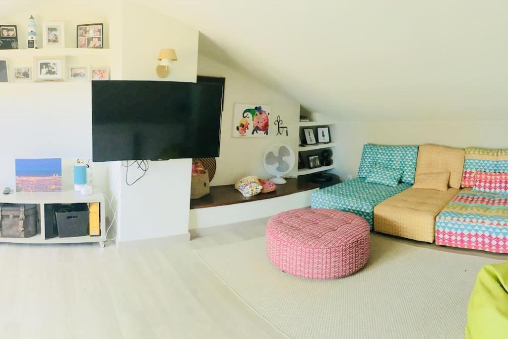 Apartamento 2 Story, 5 Bedroom, 3 Bath Flat, Steps From The & Cliff Walk Llafranc