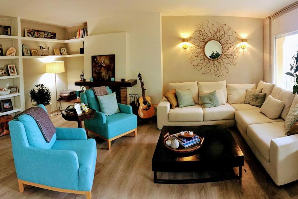 2 Story, 5 Bedroom, 3 Bath Flat, Steps From The & Cliff Walk Apartamento