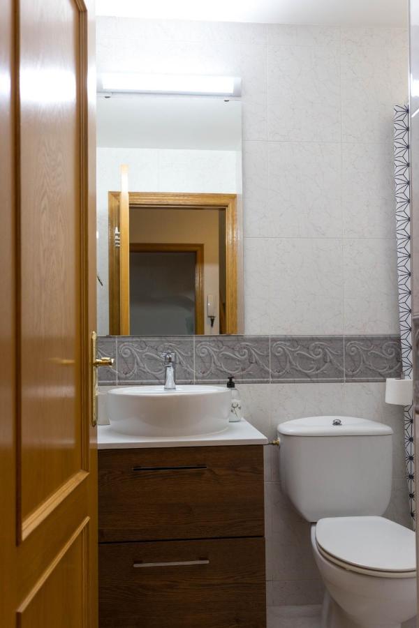Casa Con Jardin-wifi Free Holiday home