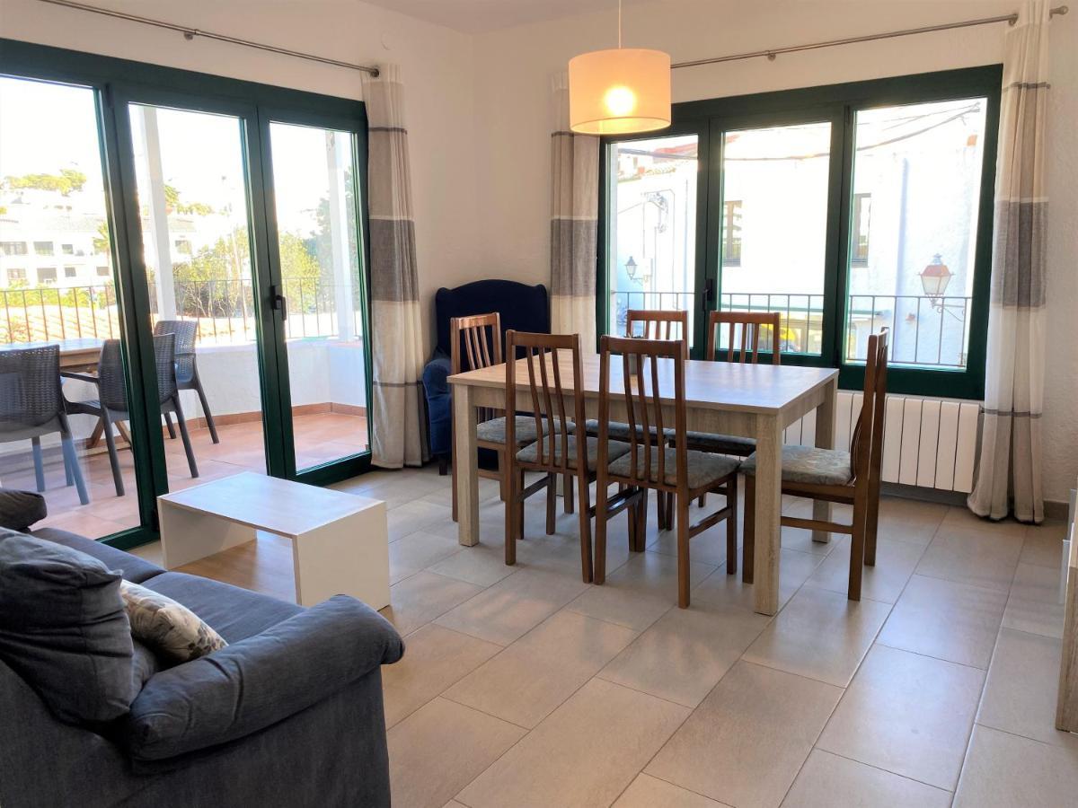 Trilla - Casa Reformada Con Garaje Y Terraza Cadaques