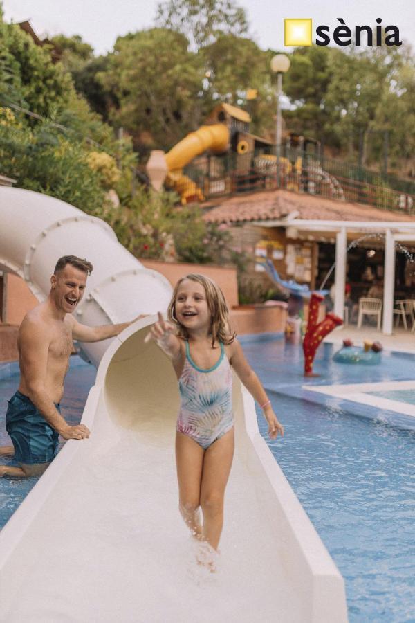 Campsite Albatross Mobile Homes On Camping Cala Canyelles *