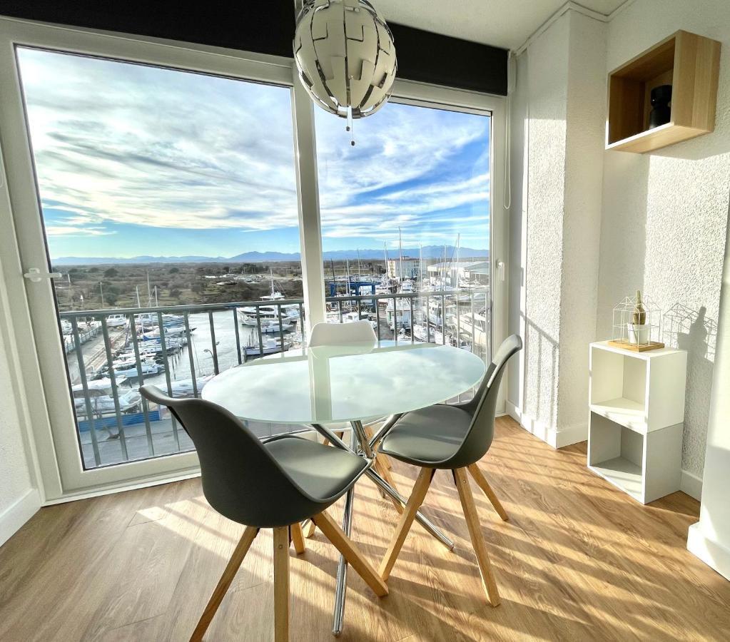 Holidays Penthouse Vues Panoramiques Sur Le Port Naval,un Sejour Elegant Assure 