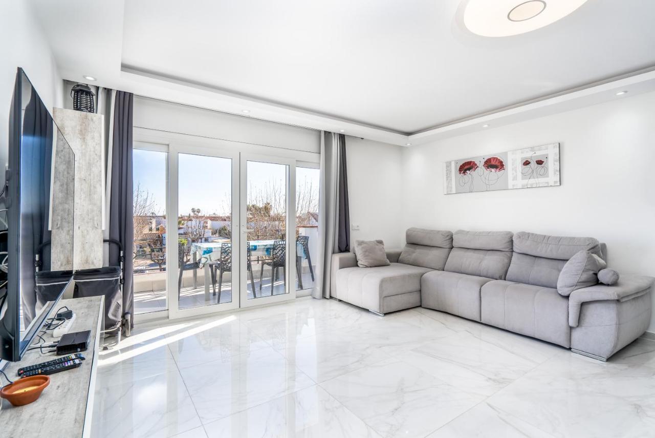 Welcs 048 Emp Con Terraza Y Vistas Empuriabrava