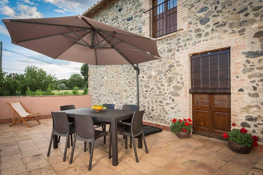 En Con Piscina Country house Rupia
