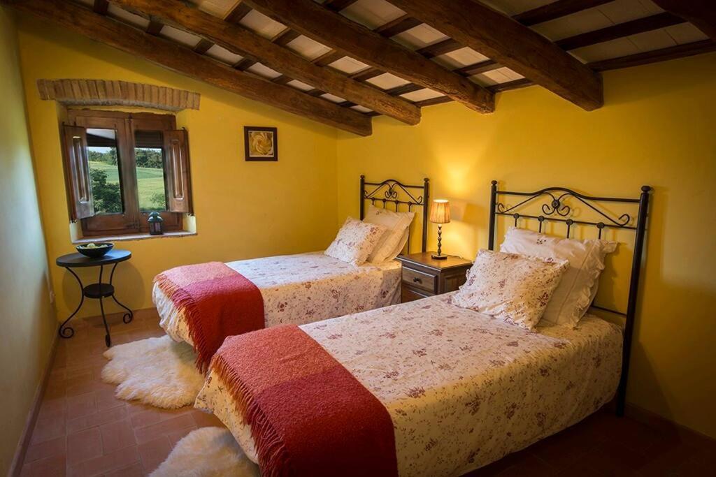 Country house En Con Piscina *