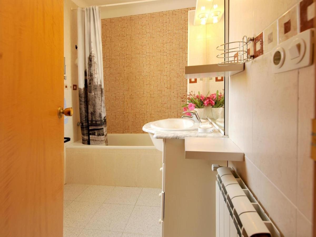 Сasa de vacaciones Gerkens, Bonita Casa De Tres Con Piscina Comunitaria En Escala L' Escala