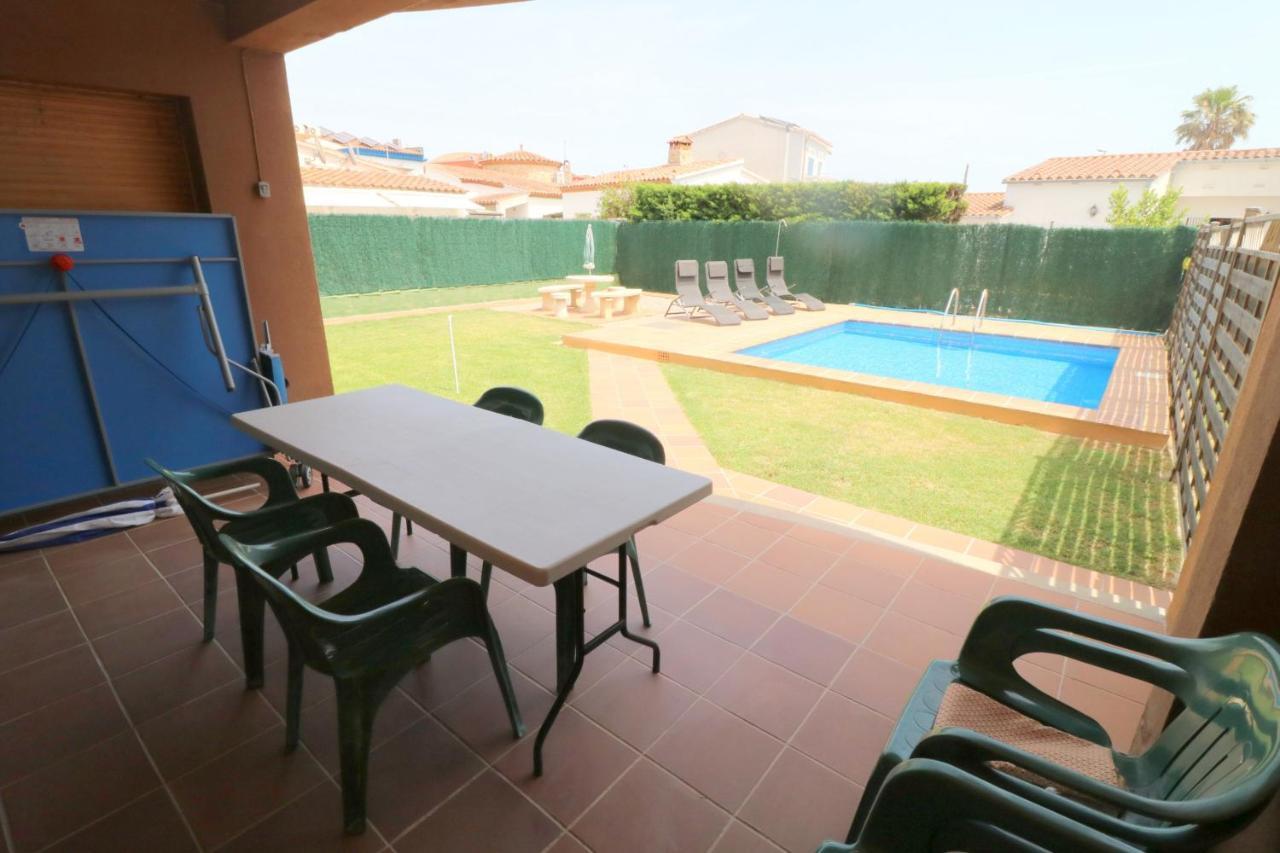 Holiday home Peni 168a - Belle Maison Avec Piscine Empuriabrava