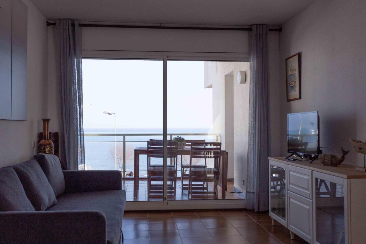 Apartment Primerisima Linea De Mar. Hutg 038644-53 L'Escala