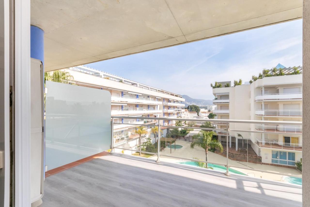 Apartamento Con Terraza Y Vista Piscina Apartment Roses
