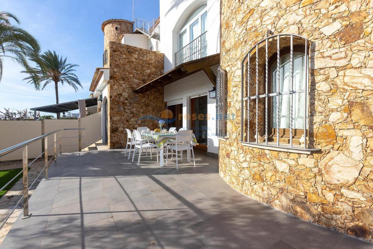 Villa Rnet - Piscina Port Primer Empuriabrava
