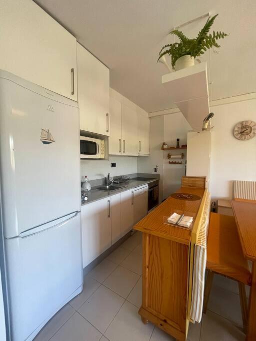 Apartamento Con Piscina En *