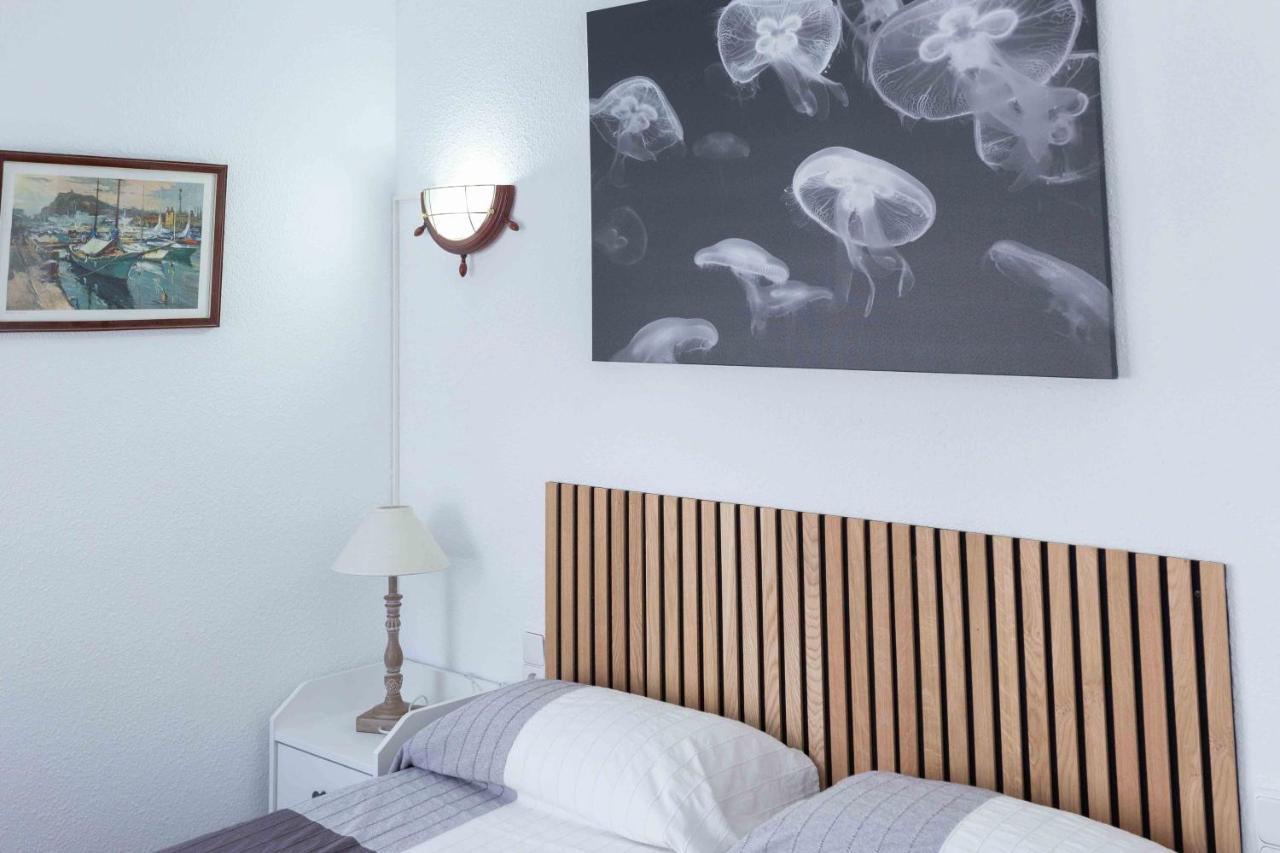 Apartment Primerisima Linea De Mar. Hutg 038644-53 L'Escala