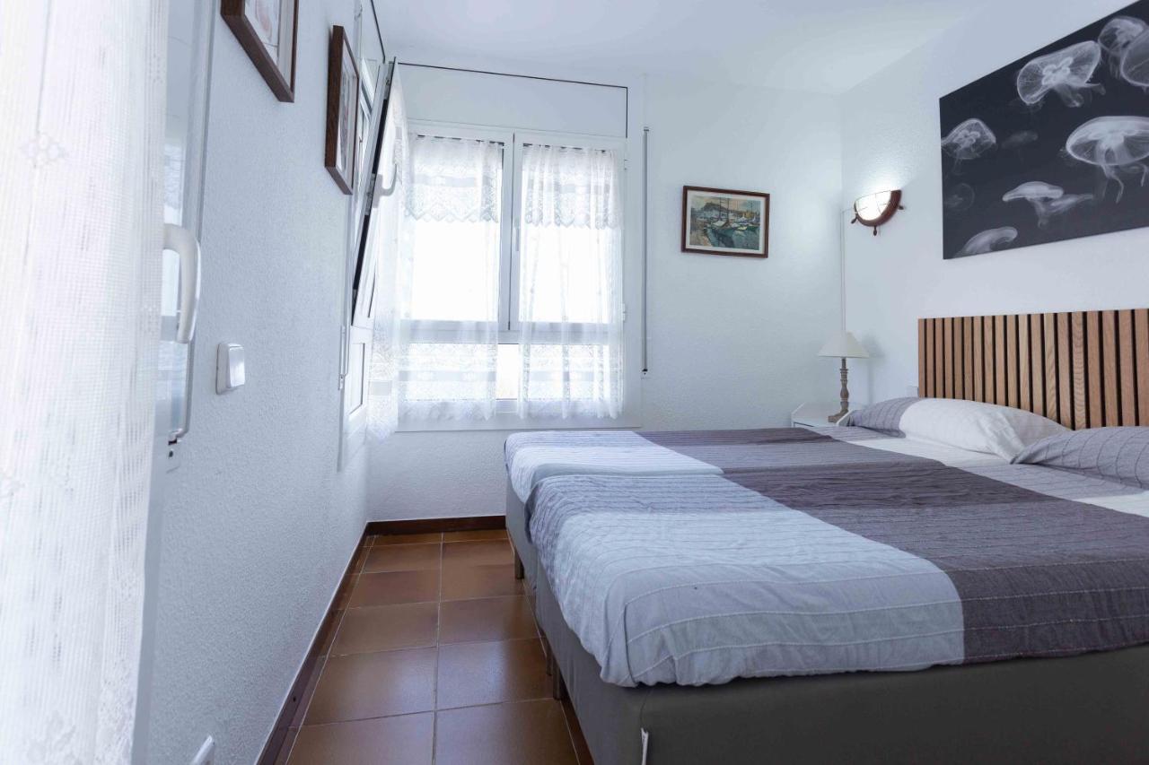 Primerisima Linea De Mar. Hutg 038644-53 L'Escala