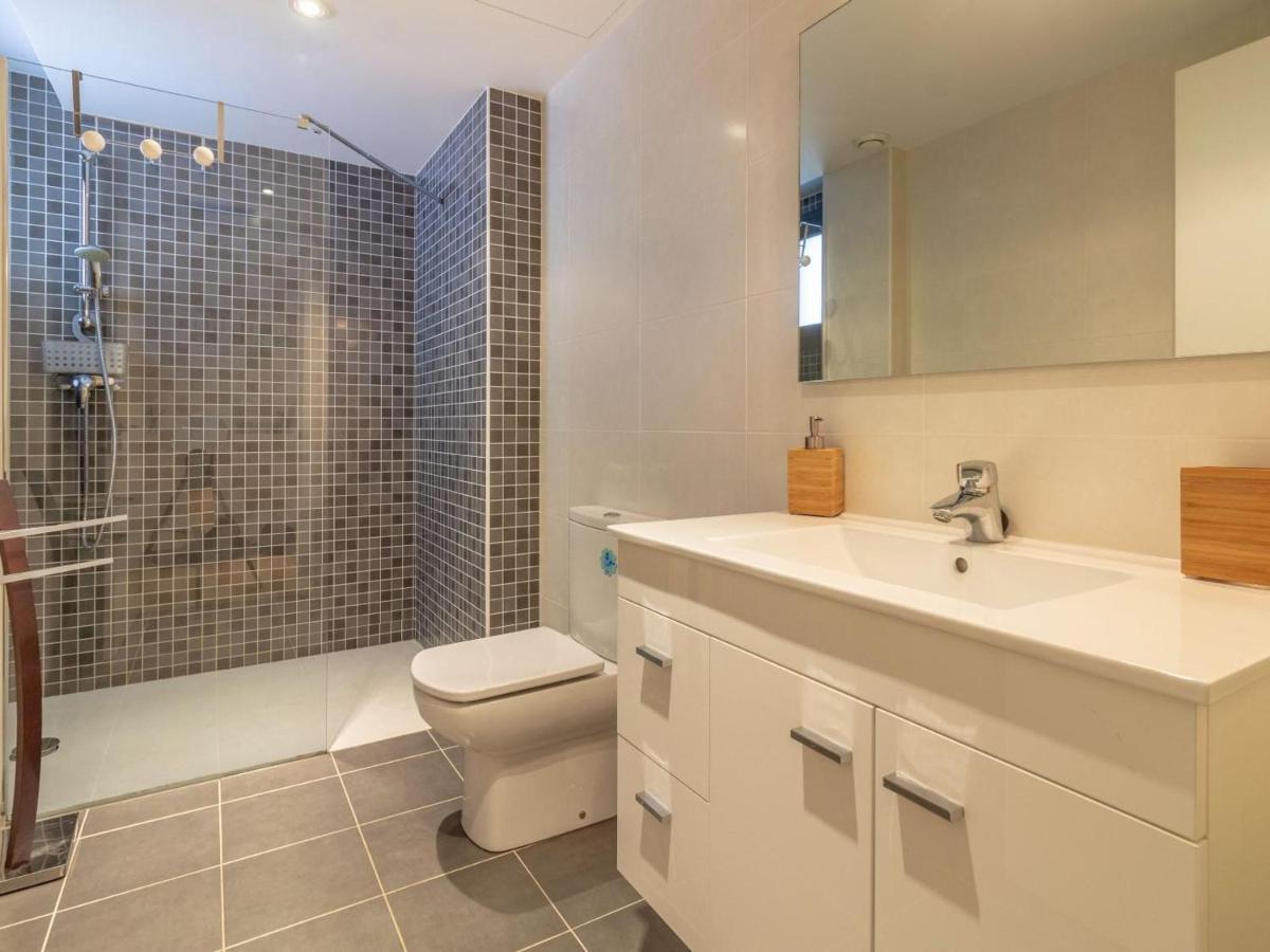 Apartamento De Lujo Frente Al Mar En Playa De La Tonyines, 3 Habitaciones, Terraza, Garaje Y Mas - Es-228-127
