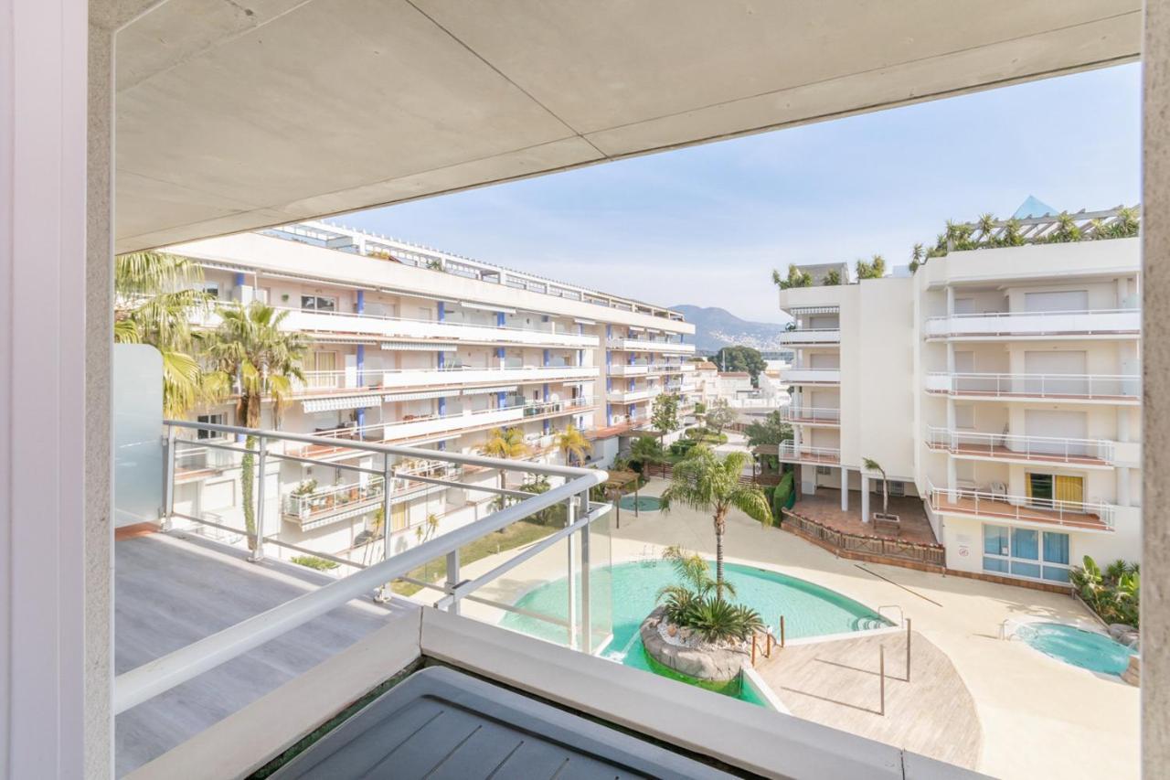 Apartamento Con Terraza Y Vista Piscina
