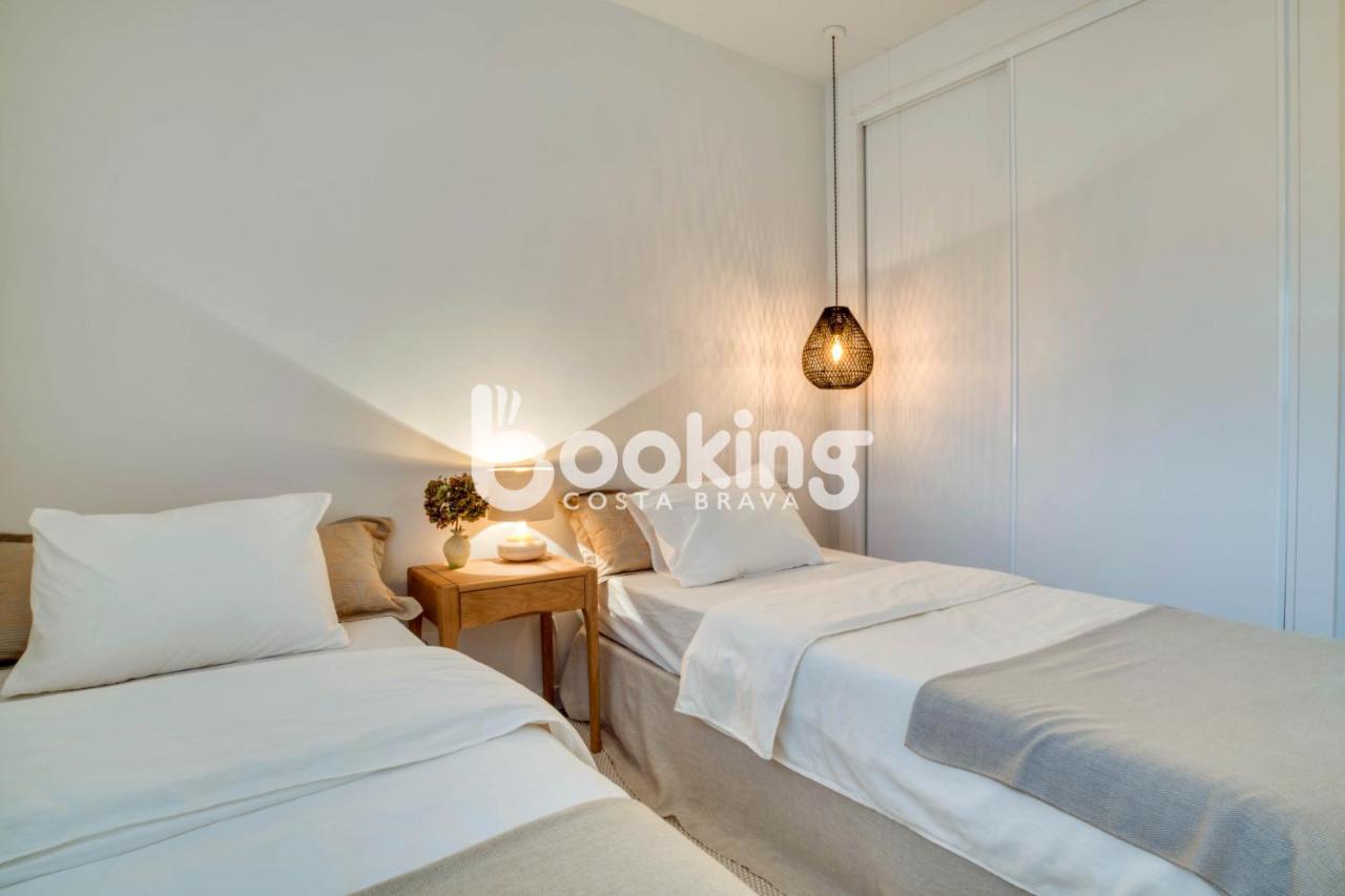 Velas I: Beachfront With Sea Views And Pool Access *
