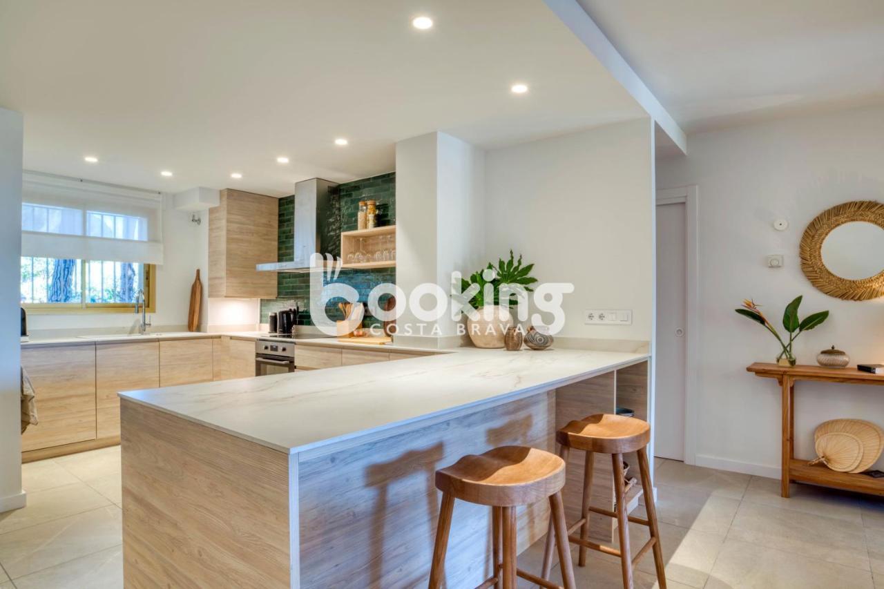 Velas I: Beachfront With Sea Views And Pool Access * S'Agaro