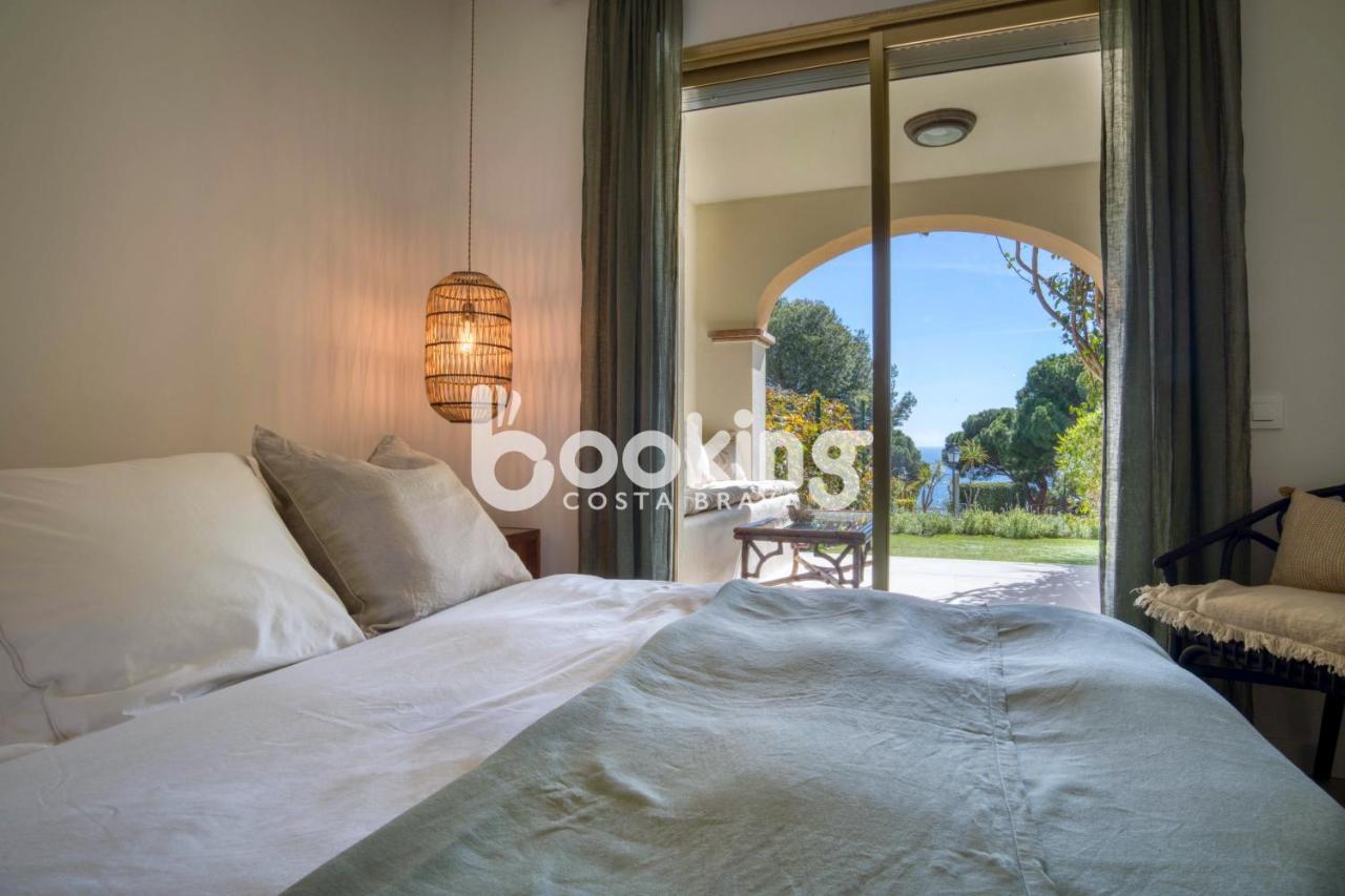 Velas I: Beachfront With Sea Views And Pool Access *