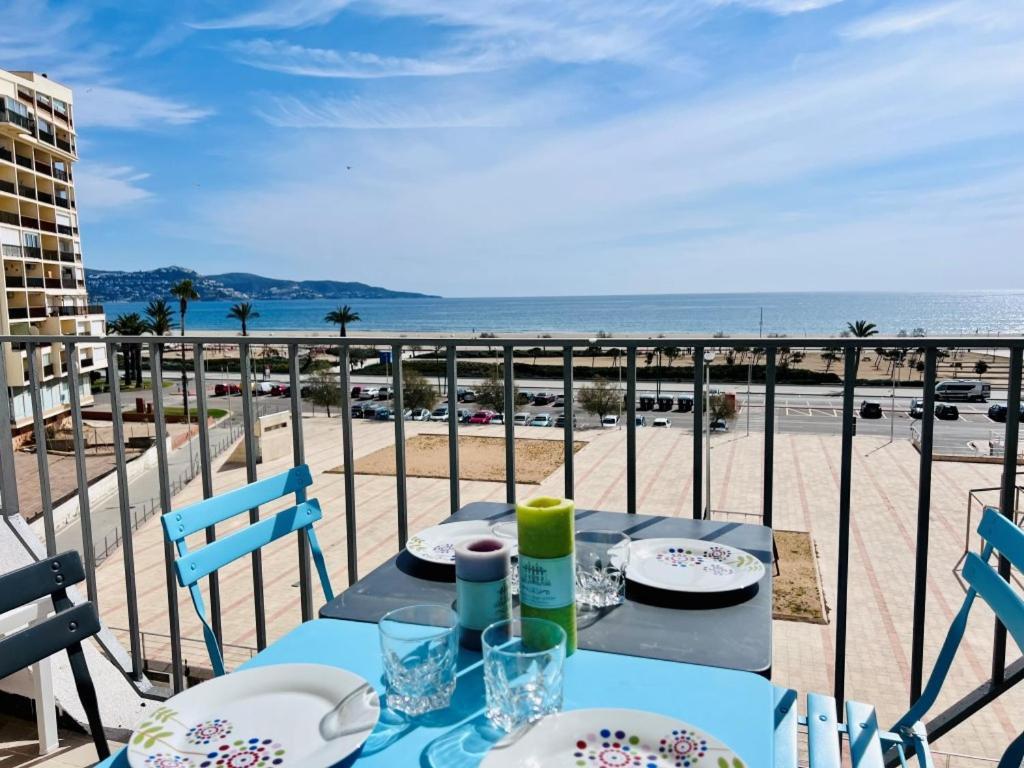 Apartamento Sylvia 4a - Estudio En Primera Línea De Mar - Céntrico - Terraza Vista Mar - Playa - Wifi Ampuriabrava