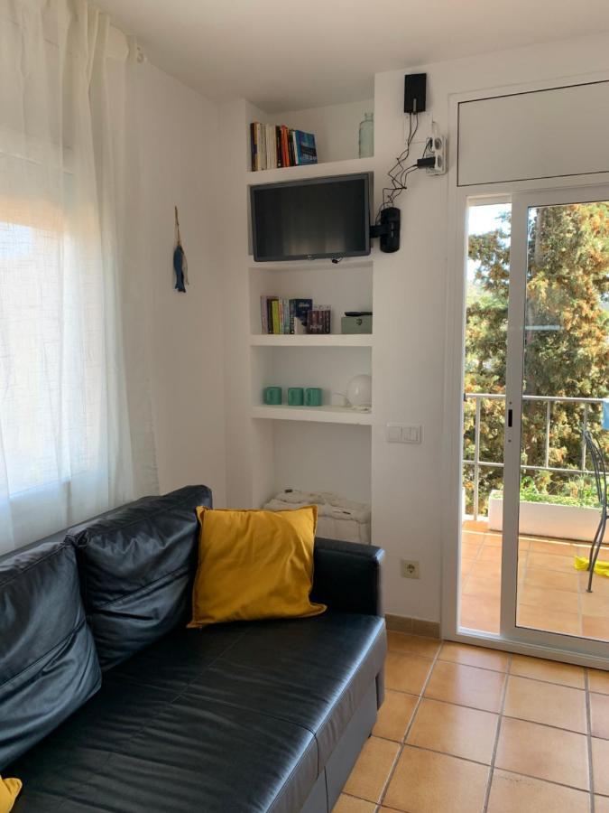 Apartamento Muy Tranquilo Con Piscina