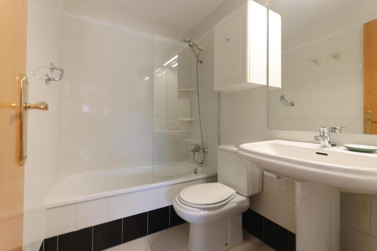 Pool And Sea Views With 1 Parking Space *