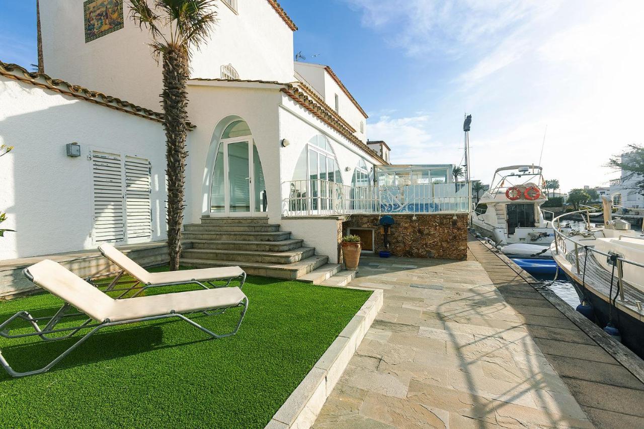 Rnet - Piscina Port Primer Empuriabrava