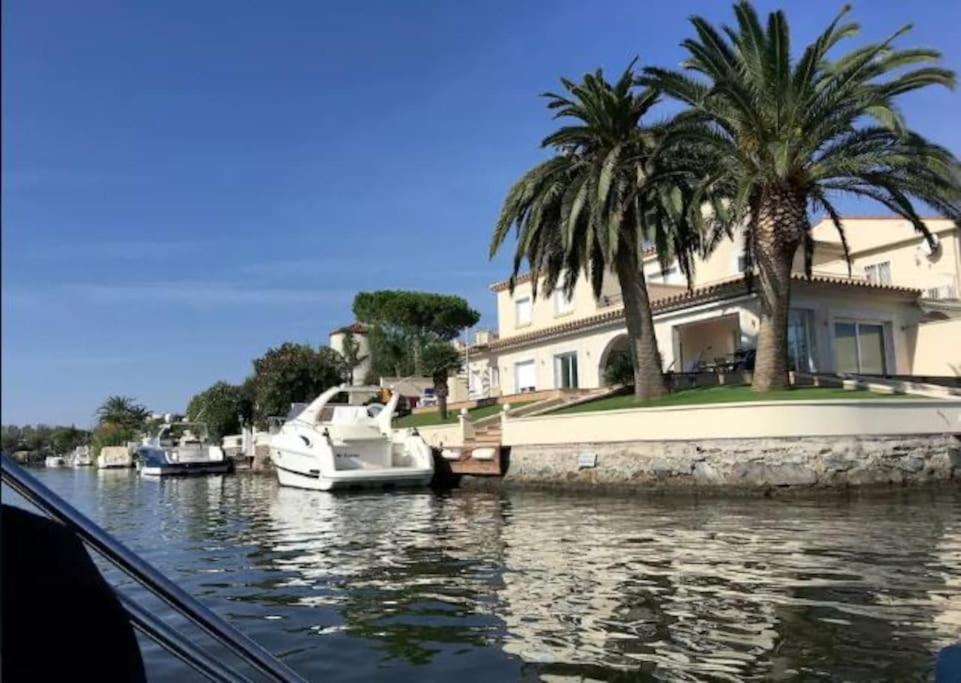 Apartamento Empuriabrava, T2 Avec Piscine, Terrasse, Barbecue *