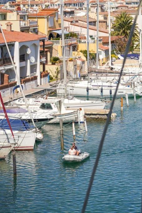 Magnifique Duplex, Vue Et Canal By Welhomy Apartment Empuriabrava