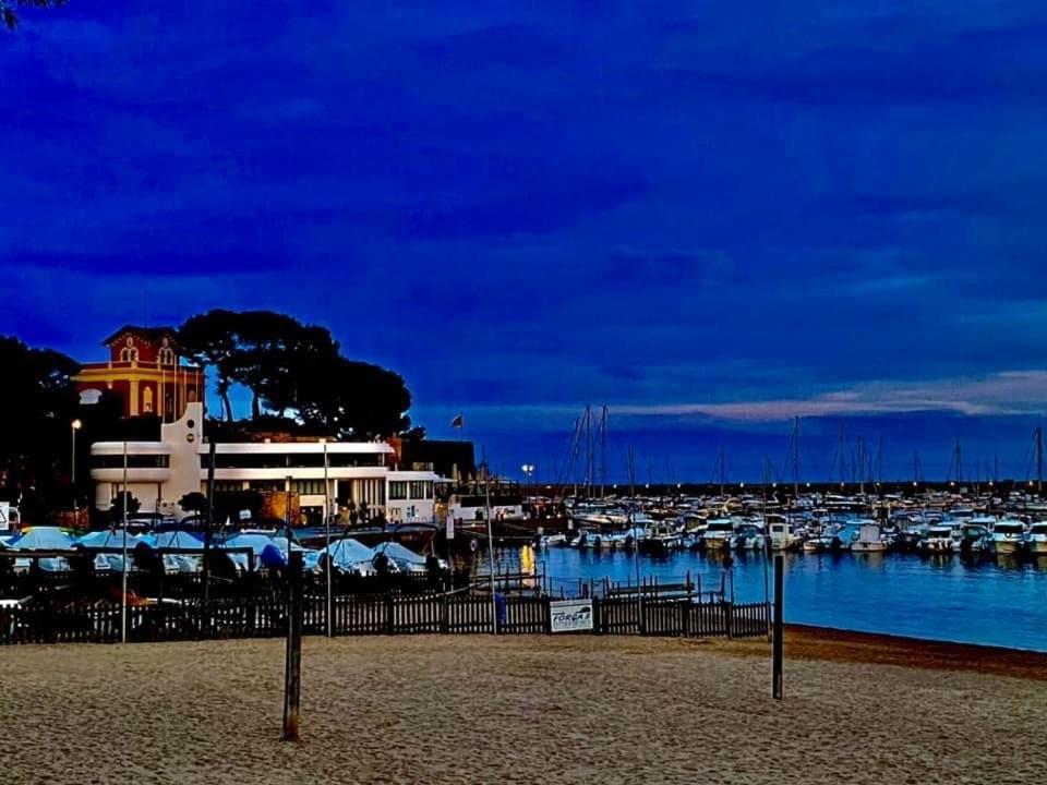 1ra Linea Platja De Sant Feliu * Sant Feliu de Guixols