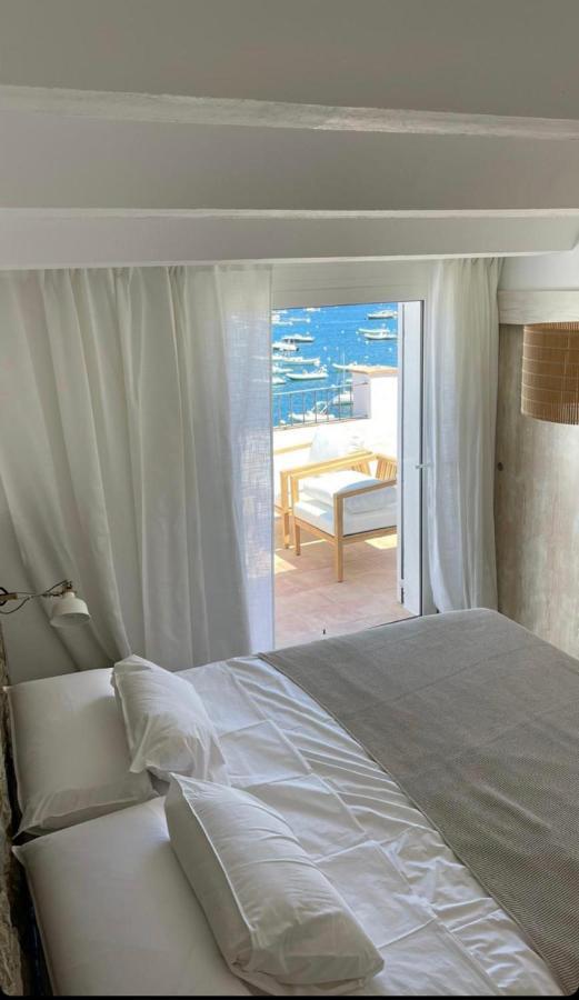 Beachfront Penthouse With Sea Views In