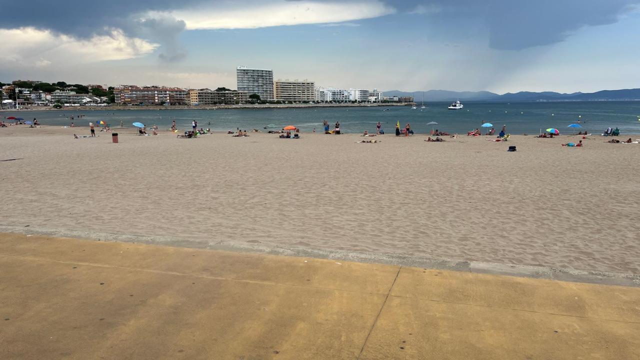 En La Playa. Free Parking. Free Wifi Apartment