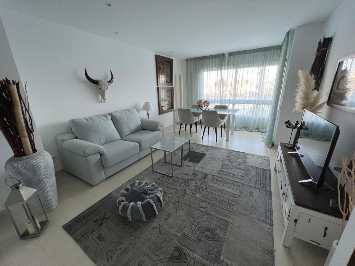 La Bovila With Exceptional Yard *