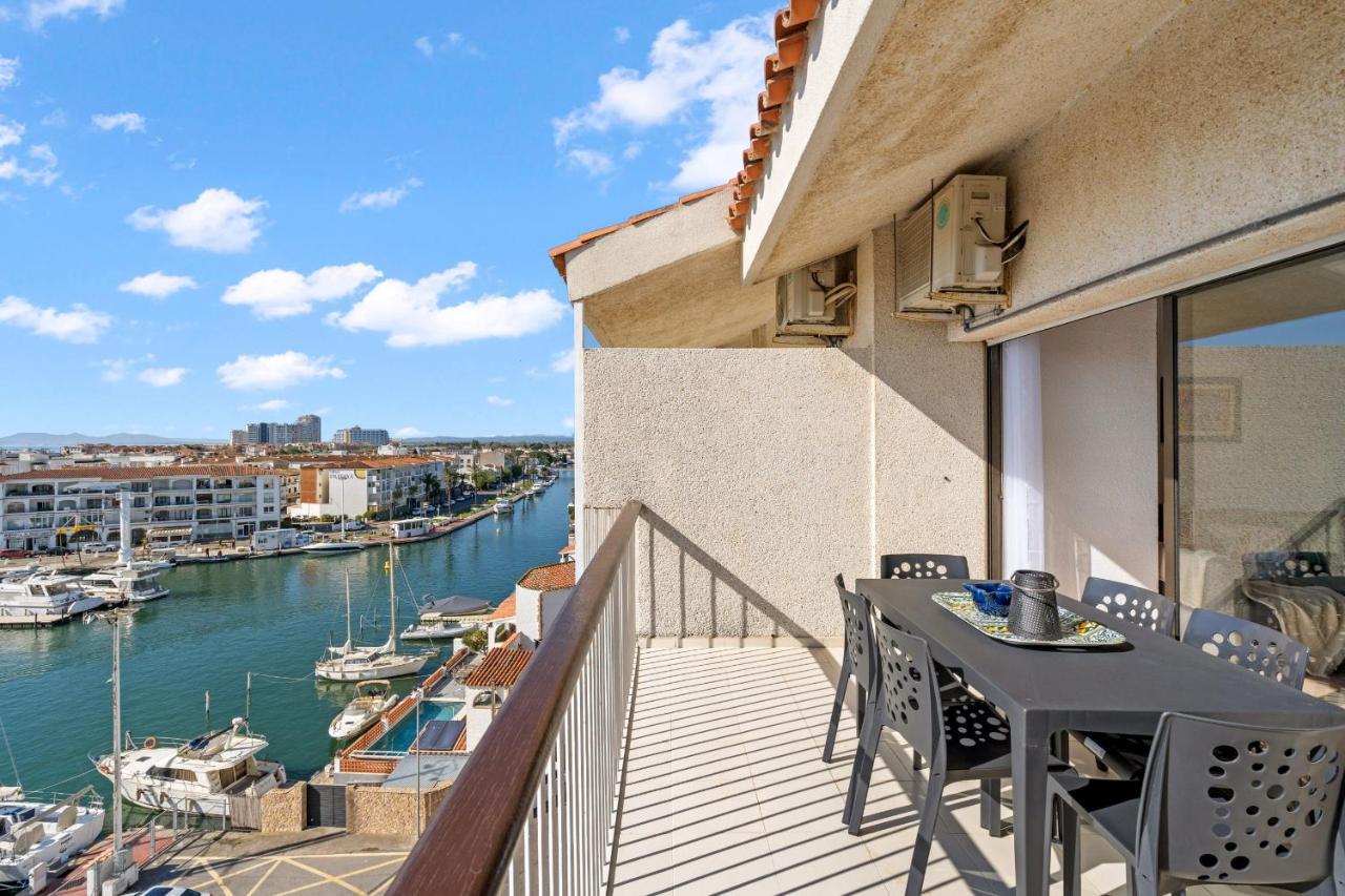 Welcs Apartamento 063 Emp Frente Al Canal Con Terraza