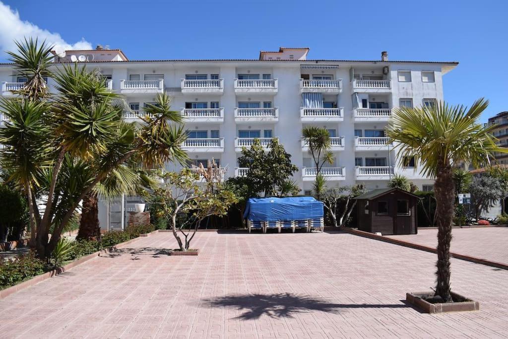 Alegre Apto Con Piscina, A 300m De La Playa. Apartamento *