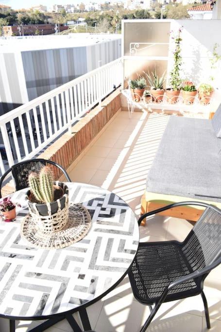Apartamento Alegre Apto Con Piscina, A 300m De La Playa. Blanes