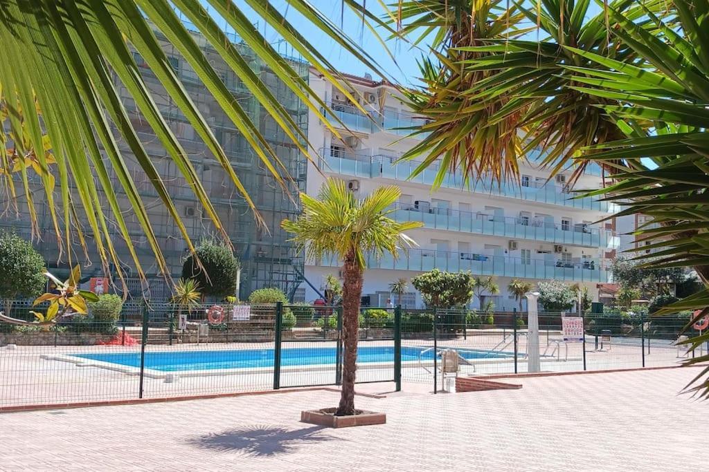 Apartamento Alegre Apto Con Piscina, A 300m De La Playa. *