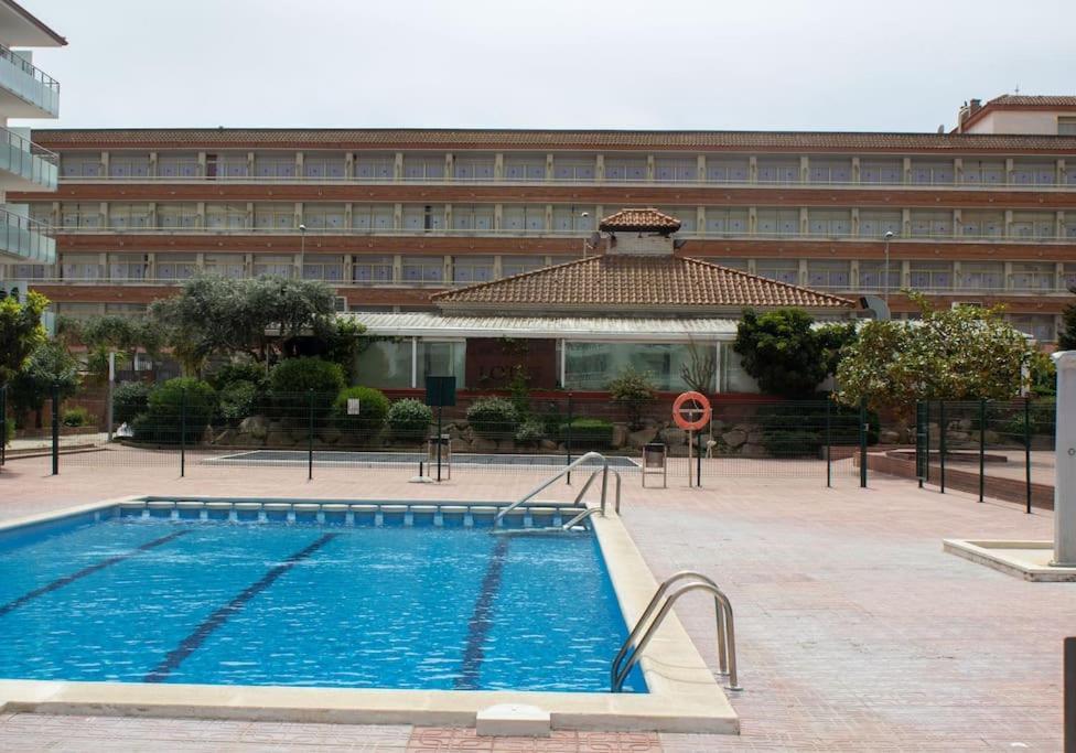 Alegre Apto Con Piscina, A 300m De La Playa. Apartamento