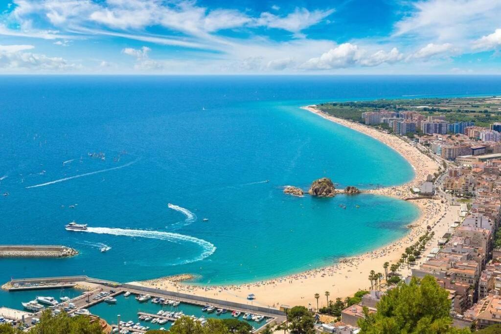 Apartamento Alegre Apto Con Piscina, A 300m De La Playa. Blanes