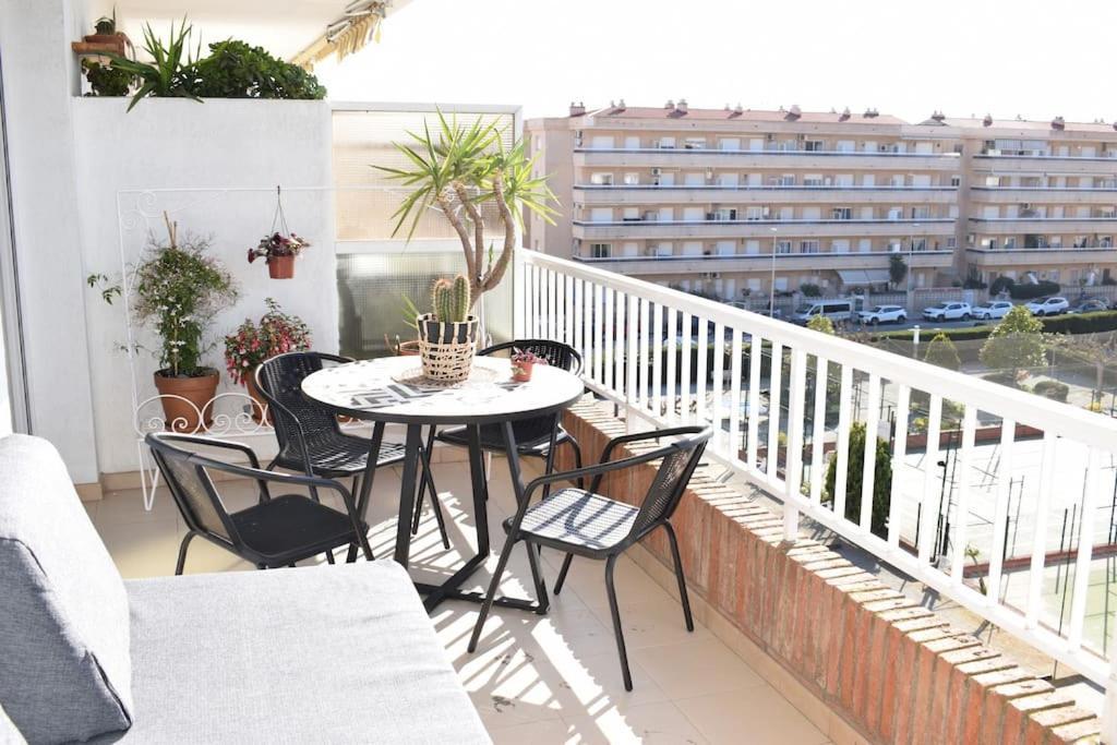 Apartamento Alegre Apto Con Piscina, A 300m De La Playa. *