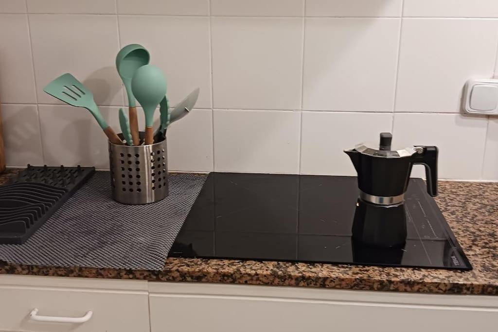 Apartamento Alegre Apto Con Piscina, A 300m De La Playa.