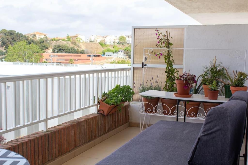 Apartamento Alegre Apto Con Piscina, A 300m De La Playa. *