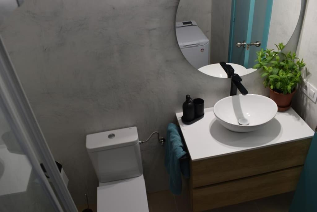 Apartamento Alegre Apto Con Piscina, A 300m De La Playa. *