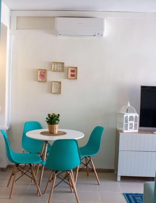 Apartamento Alegre Apto Con Piscina, A 300m De La Playa. Blanes