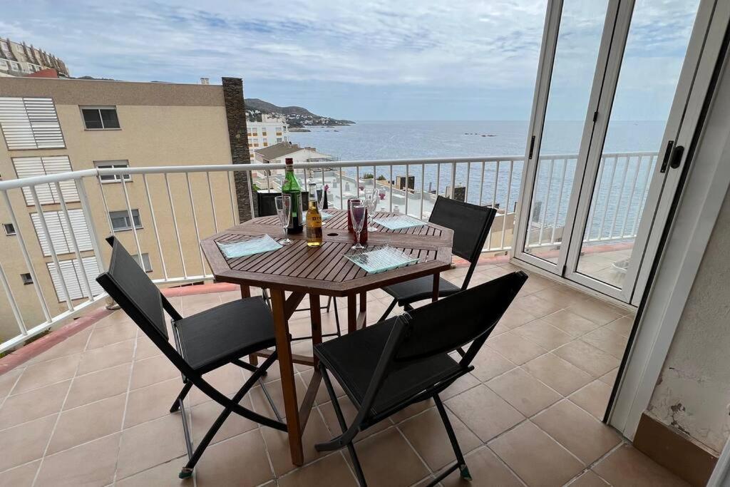 Apartamento Apartamento Tres Con Vistas Al Mar En Rosas