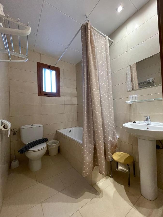 Pensión P&r Hostals Codolar Tossa de Mar