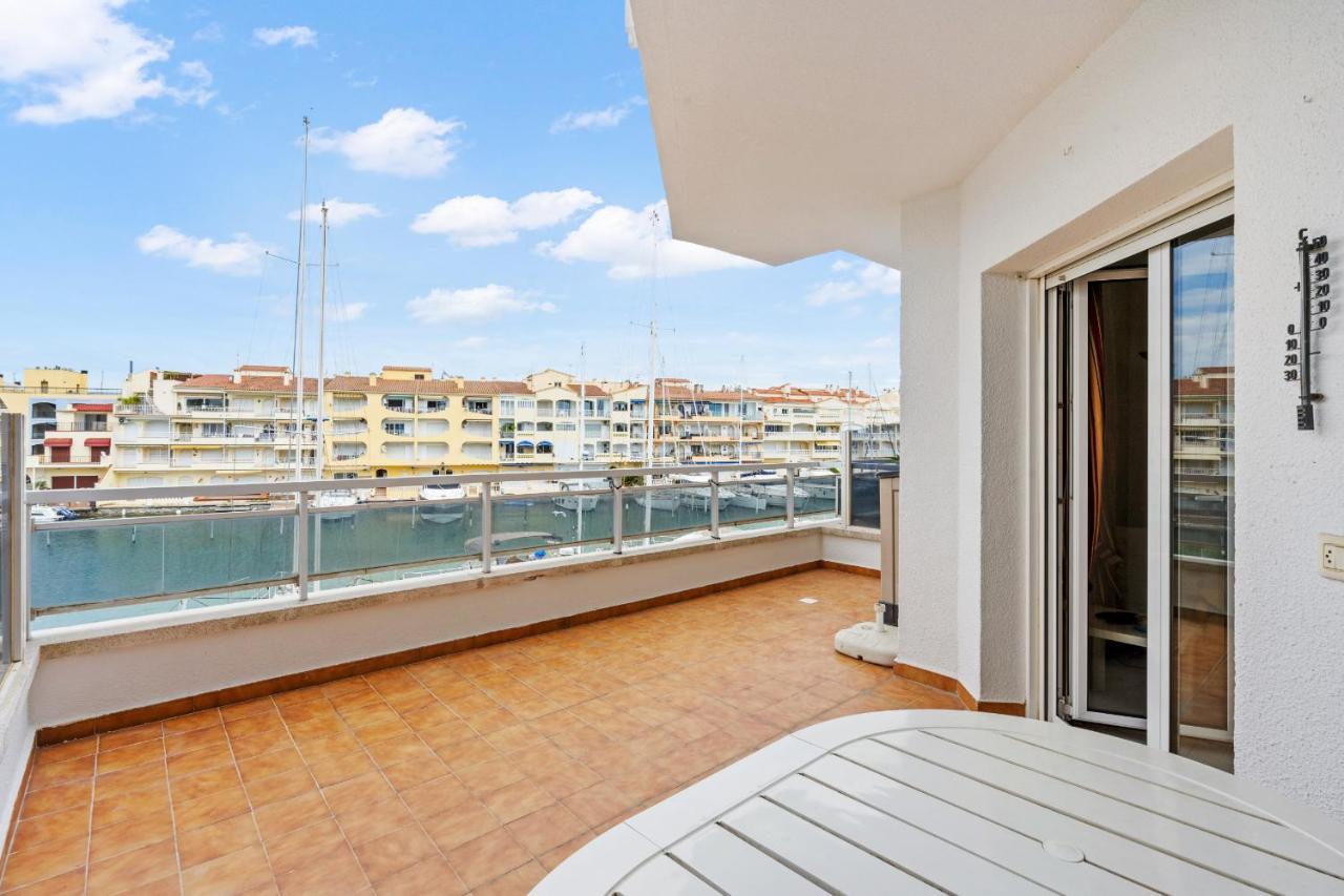 Apartment Welcs Apartamento 075 Emp Con Vistas Al Canal Empuriabrava