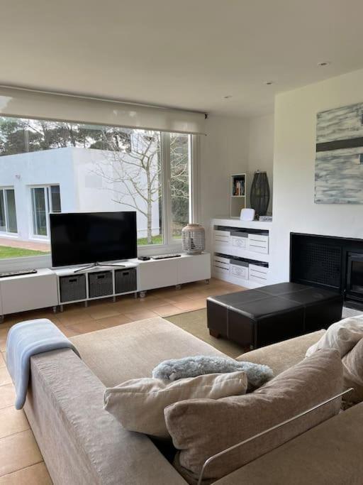 Villa Casa Y Loft Minimalista, Jardin Y Parking Privado Girona