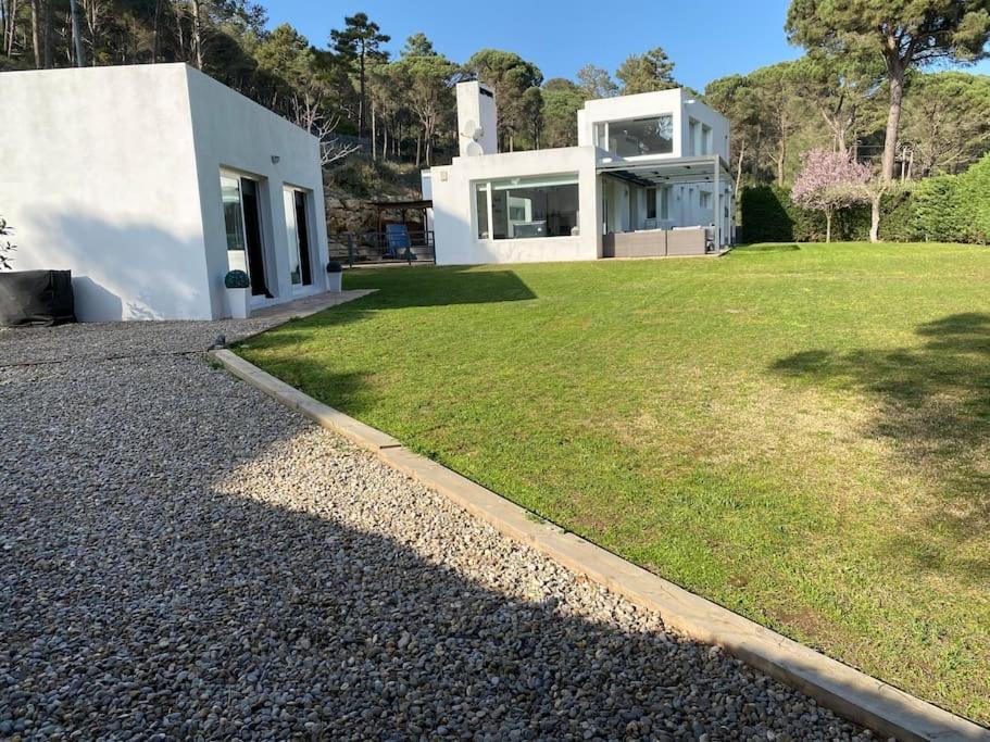 Villa Casa Y Loft Minimalista, Jardin Y Parking Privado Girona
